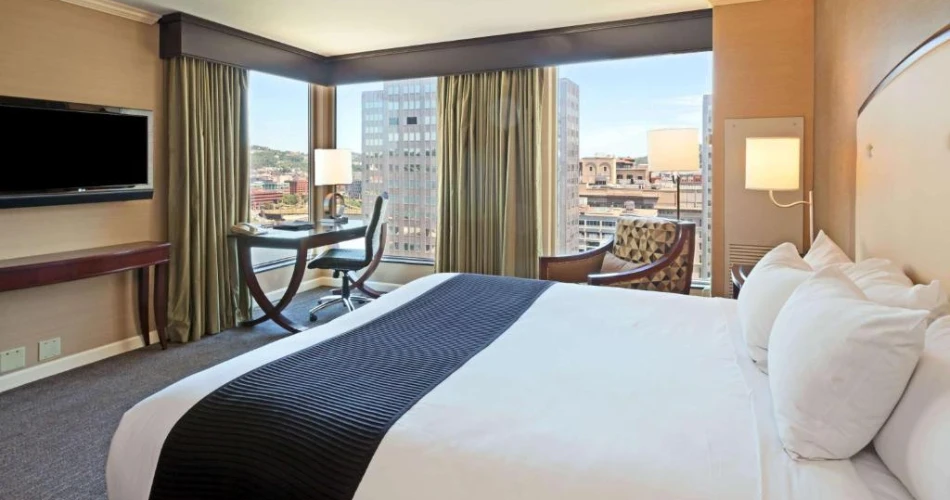 Top Hotels Close to Acrisure Stadium: Best Choices for Steelers Fans