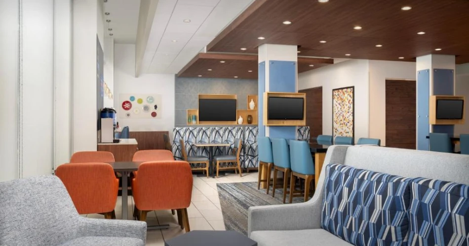 Game Day Ready: Hotels Just Minutes from Acrisure Stadium