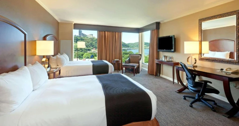 Pittsburgh Getaway: Discover the Best Hotels Closest to Acrisure Stadium