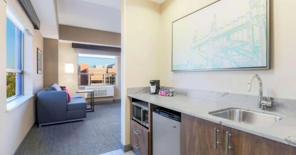Pittsburgh Getaway: Discover the Best Hotels Closest to Acrisure Stadium